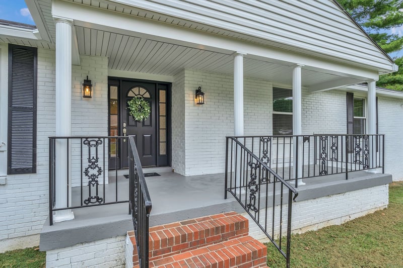 1037 Edwin Warner Dr, Nashville, TN 37205