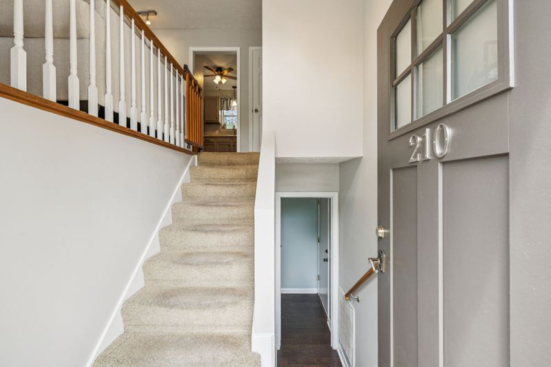 210 Ash Grove Dr, Nashville, TN 37211
