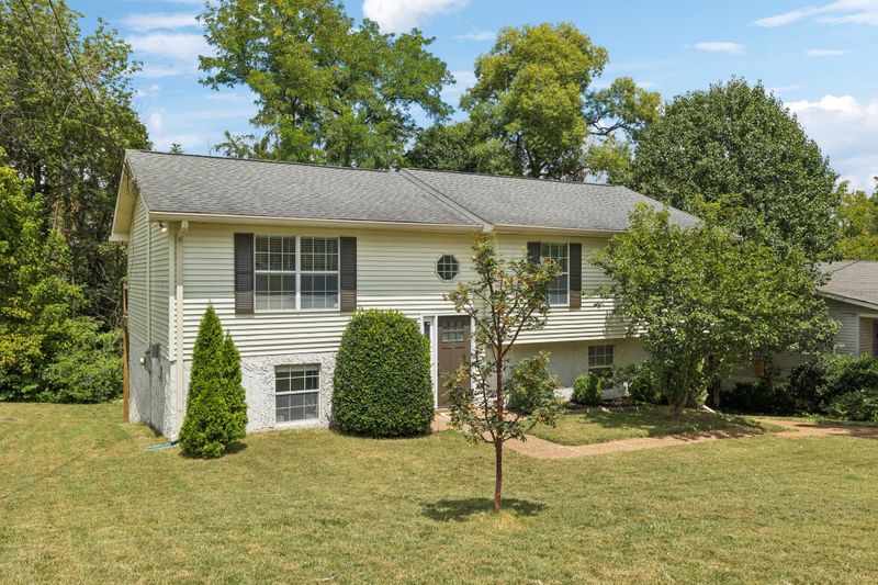 210 Ash Grove Dr, Nashville, TN 37211