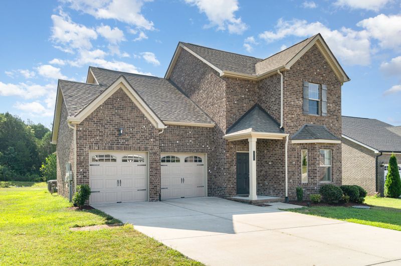 575 Oakvale Ln, Mount Juliet, TN 37122