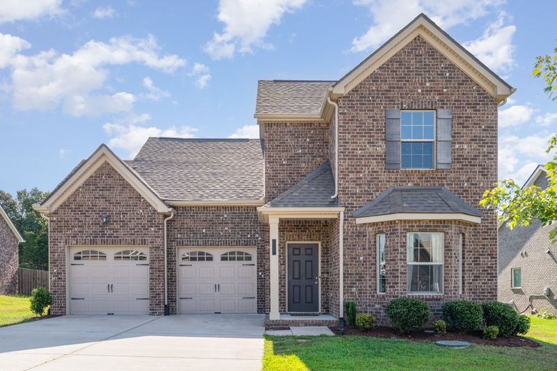 575 Oakvale Ln, Mount Juliet, TN 37122