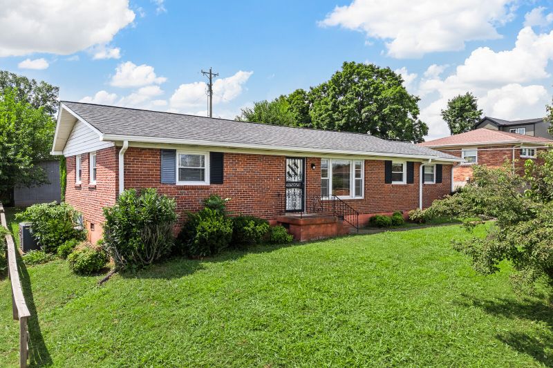 2817 Fortland Dr, Nashville, TN 37206