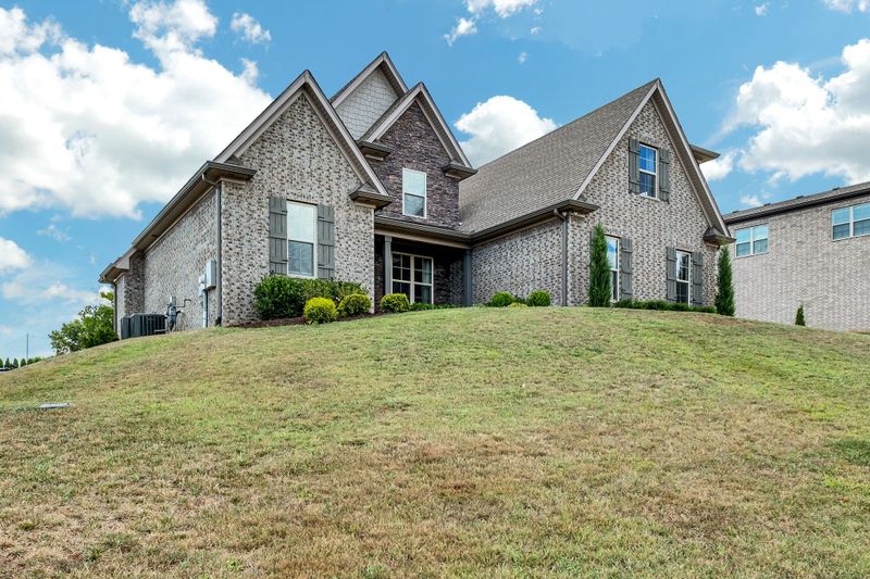 967 Luxborough Dr, Hendersonville, TN 37075