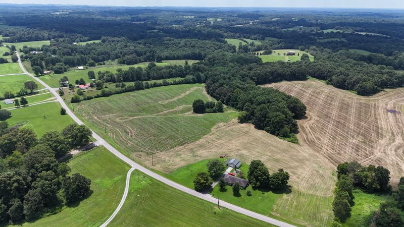 3 Pleasant Grove Rd, Westmoreland, TN 37186