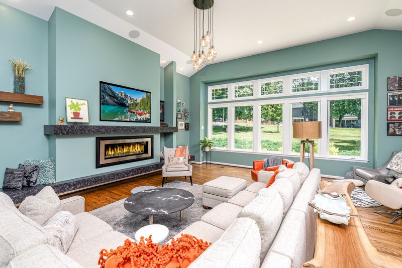 765 Brook Hollow Rd, Nashville, TN 37205