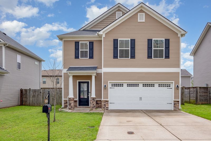 1720 Sunray Dr, Murfreesboro, TN 37127
