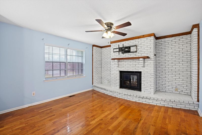 204 Mitchell Ln, Rossville, GA 30741