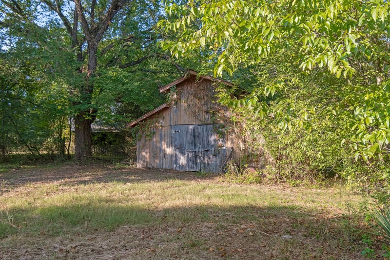 3213 Craig Bridge Rd, Williamsport, TN 38487
