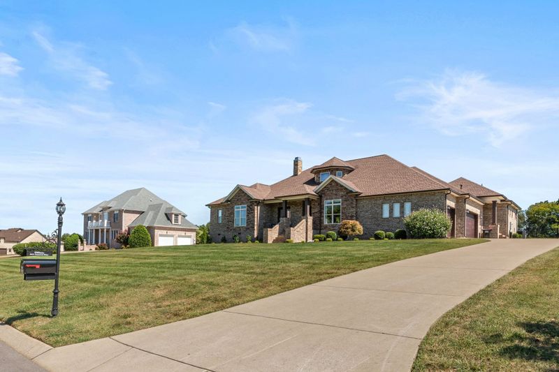 4015 Ironwood Dr, Greenbrier, TN 37073