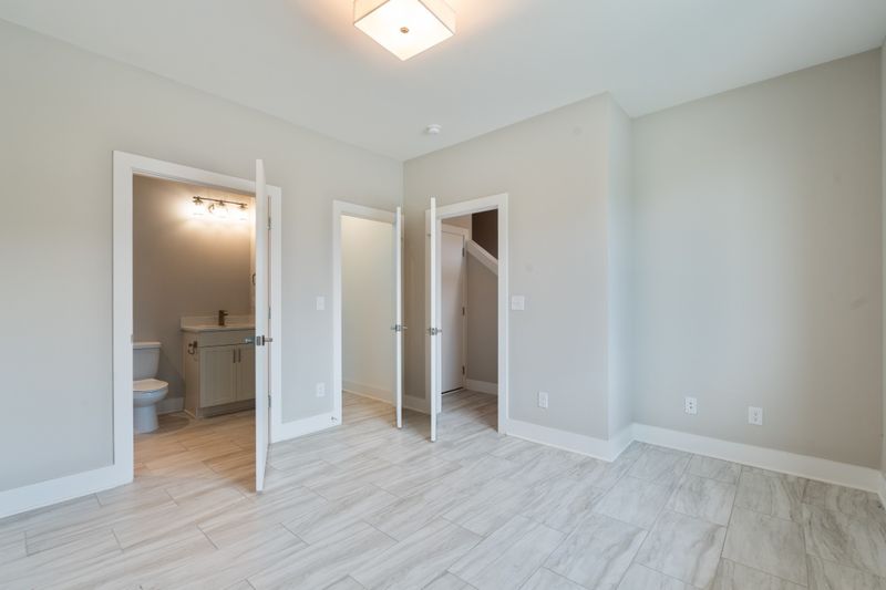 496 W Trinity Ln #5, Nashville, TN 37207