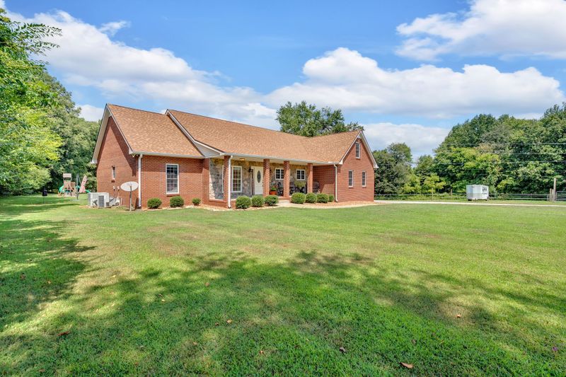 6056 Greenbrier Cemetery Rd, Greenbrier, TN 37073