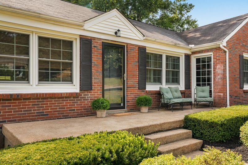 704 Kendall Dr, Nashville, TN 37209