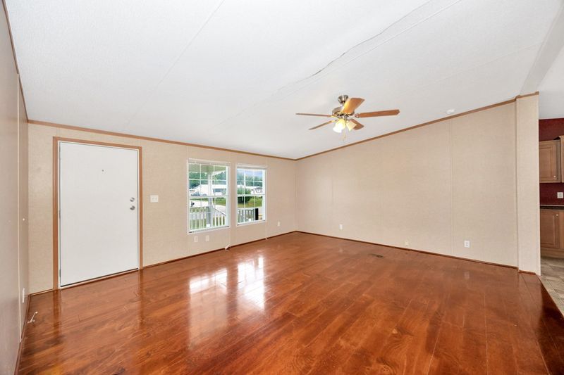 27240 Oak Crest Dr, Athens, AL 35613