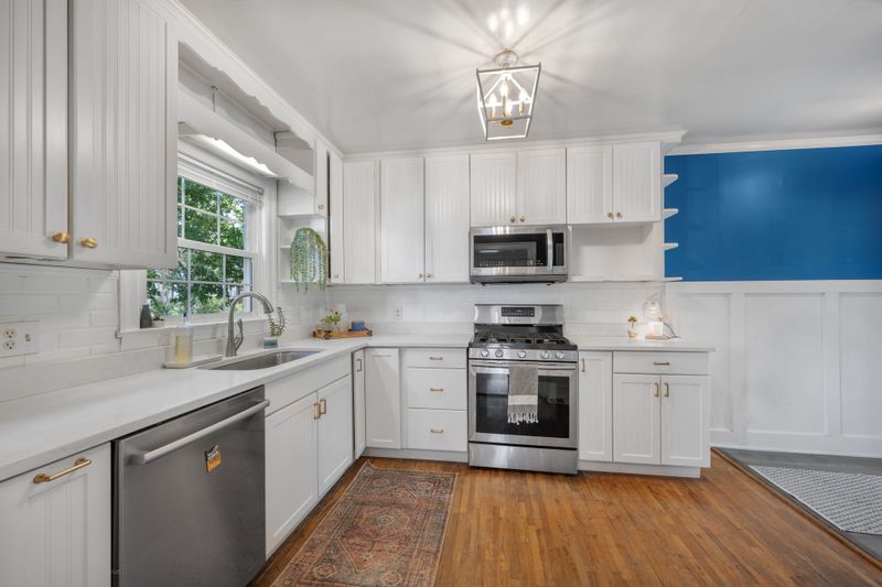 415 W Bend Dr, Nashville, TN 37209