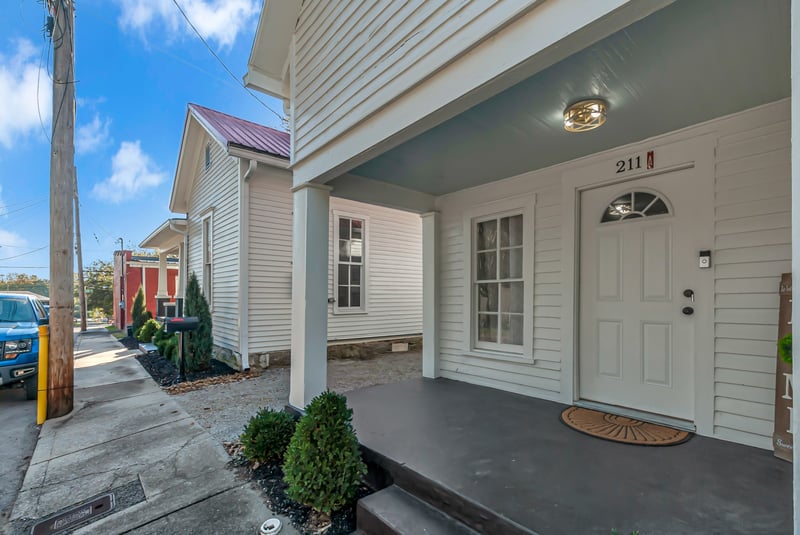 211A W 13th St, Columbia, TN 38401