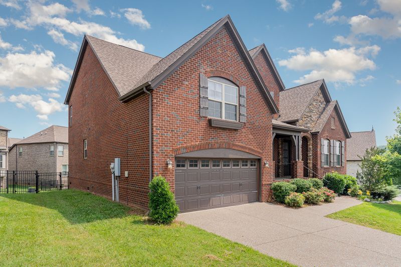 5170 Mountainbrook Cir, Hermitage, TN 37076