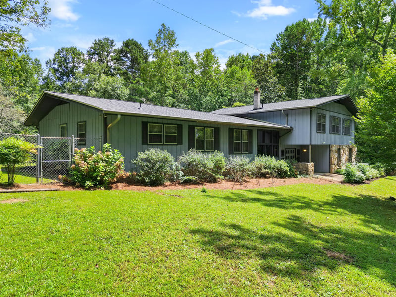 1781 Halls Valley Rd, Trion, GA 30753