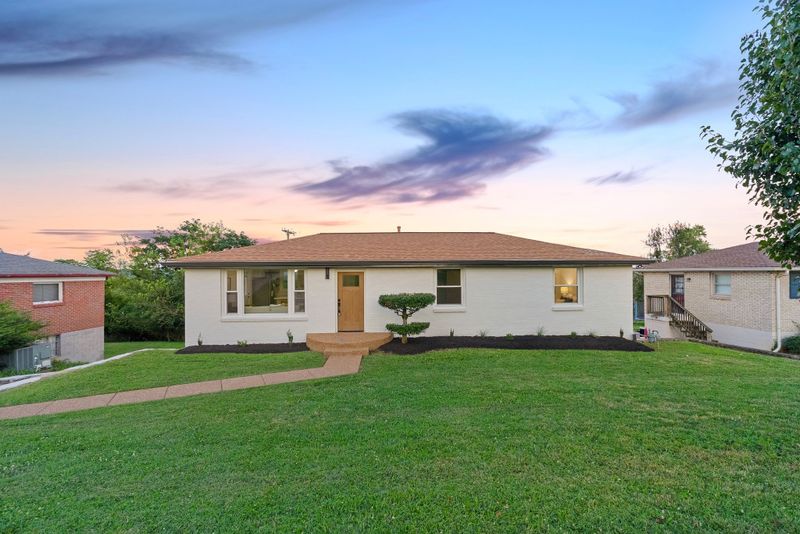 2717 Noonan Dr, Nashville, TN 37206
