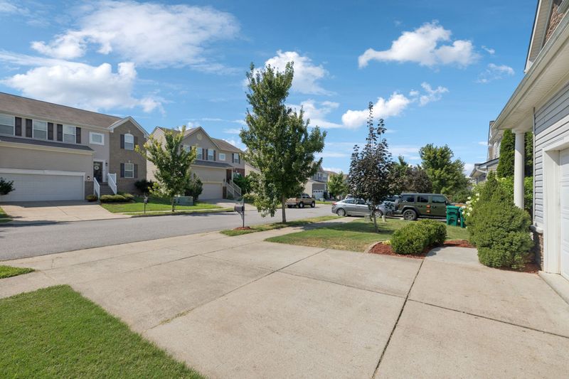 541 Wolfeboro Ln, Nashville, TN 37221