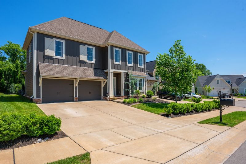 894 Plowson Rd, Mount Juliet, TN 37122