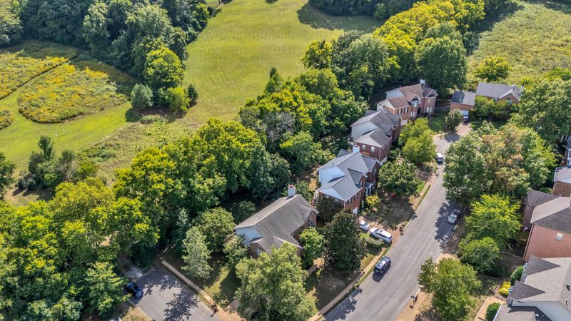 8169 Londonberry Rd, Nashville, TN 37221