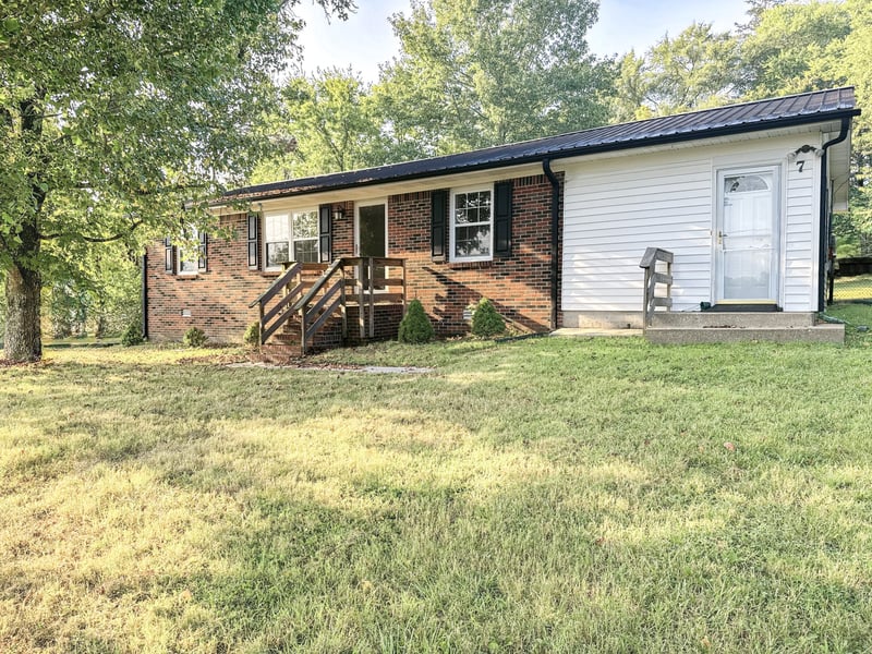 7 Switchboard Rd, Brush Creek, TN 38547