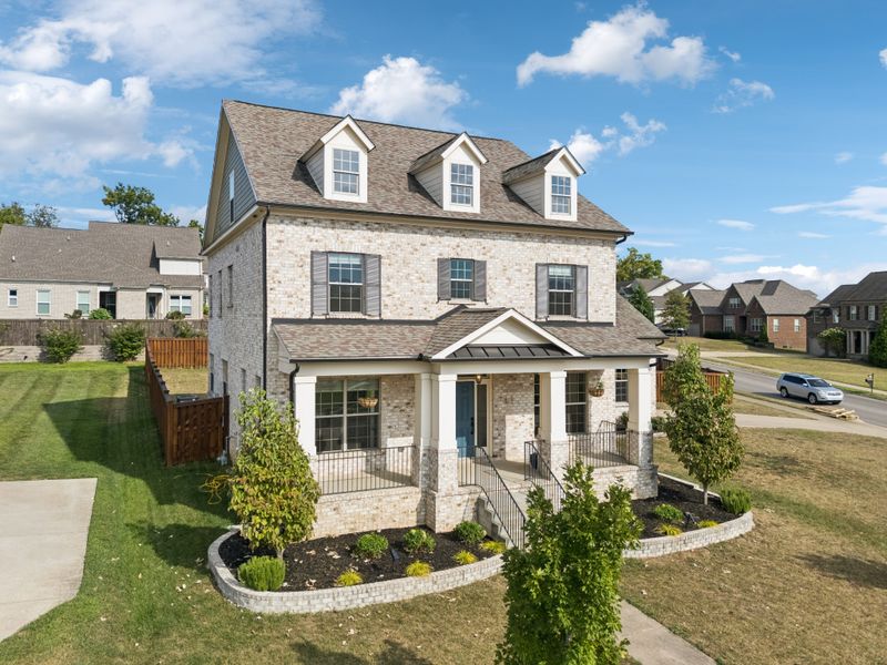 1075 Brixworth Dr, Thompsons Station, TN 37179