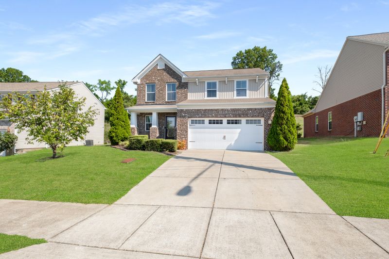 2625 Jordan Ridge Dr, Nashville, TN 37218