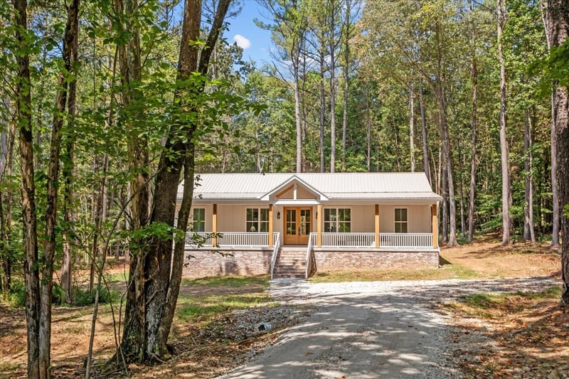 118 Long Rd, Charlotte, TN 37036