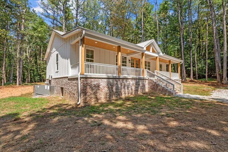 118 Long Rd, Charlotte, TN 37036