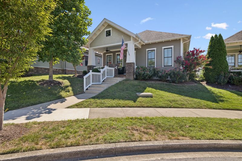 1013 Rochelle Ave, Thompsons Station, TN 37179