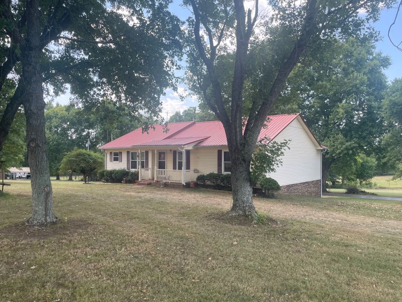 3107 N Cross Bridges Rd, Columbia, TN 38401