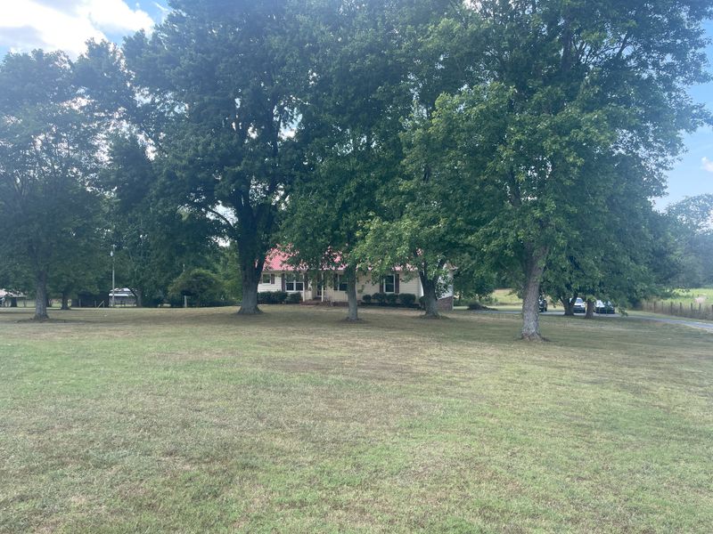 3107 N Cross Bridges Rd, Columbia, TN 38401