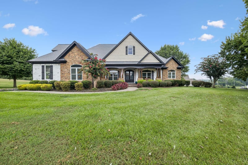 220 Windy Hill Dr, Rocky Face, GA 30740