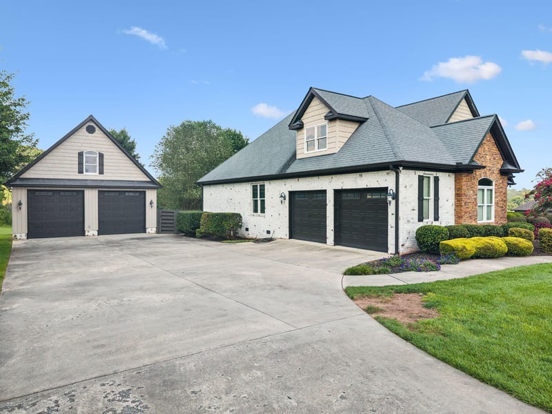 220 Windy Hill Dr, Rocky Face, GA 30740