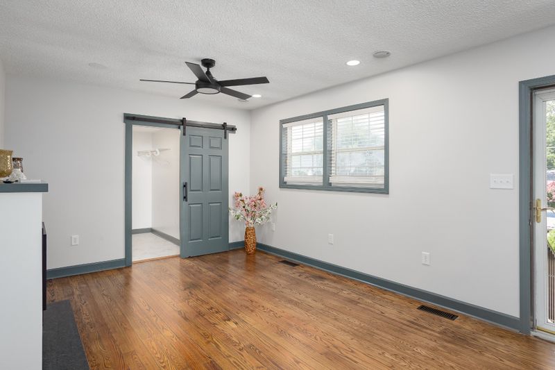 406 W Grand Ave, Muscle Shoals, AL 35661