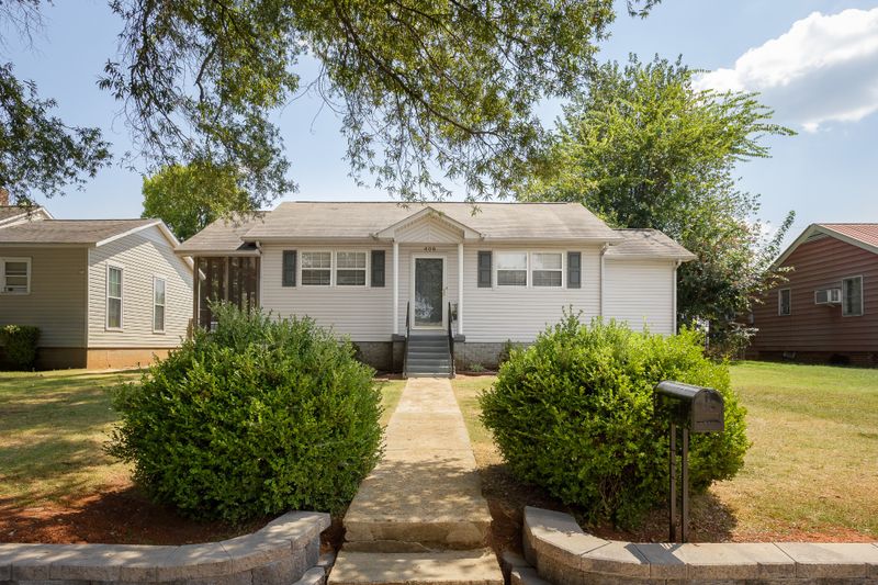 406 W Grand Ave, Muscle Shoals, AL 35661
