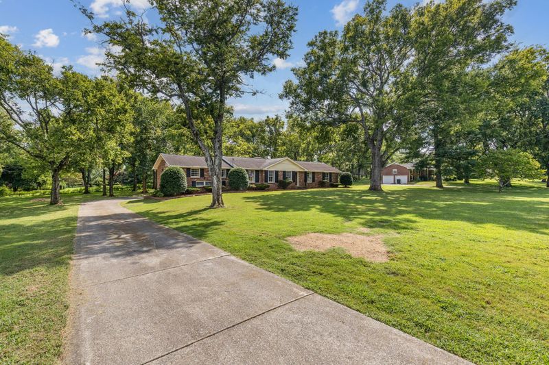 717 Lambert Dr, Nashville, TN 37220