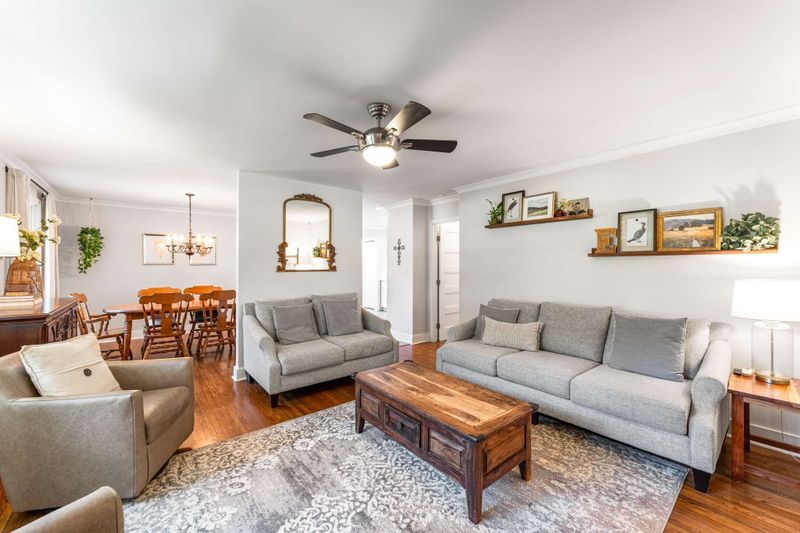 5228 Trousdale Dr, Nashville, TN 37220