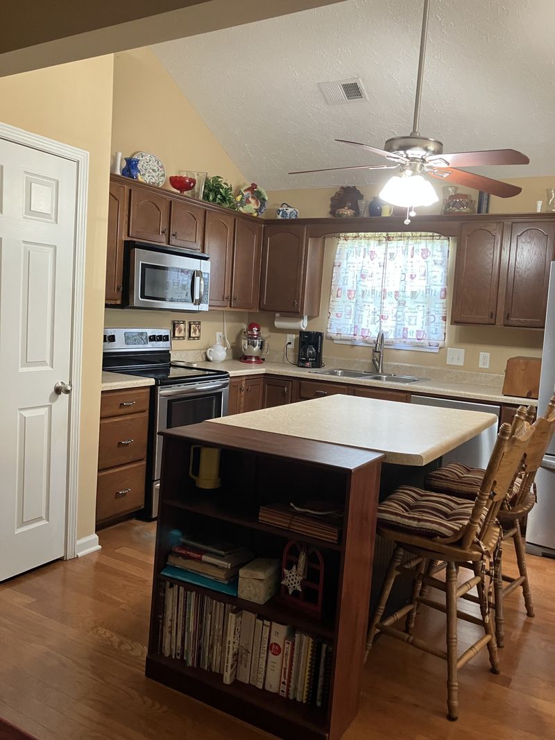 525 Callie Ave, Gallatin, TN 37066