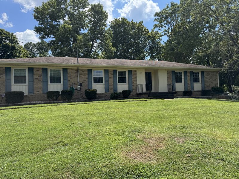 629 Mcmurray Dr, Nashville, TN 37211