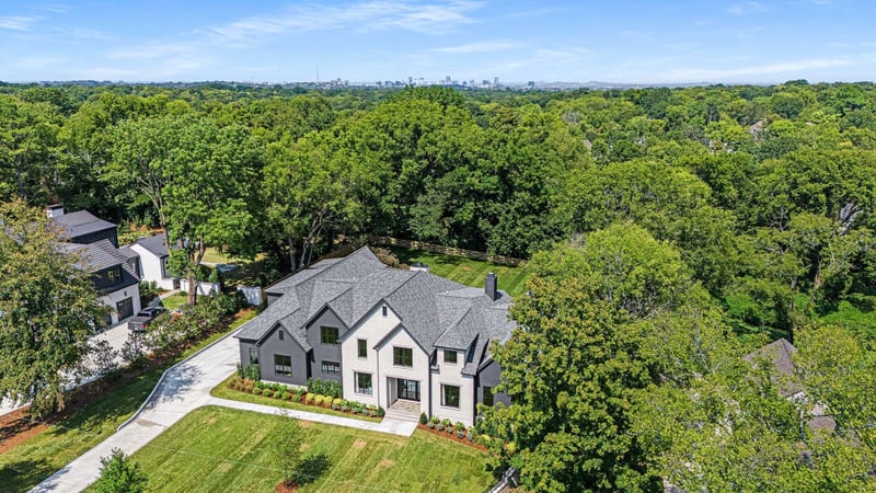 894 Van Leer Dr, Nashville, TN 37220