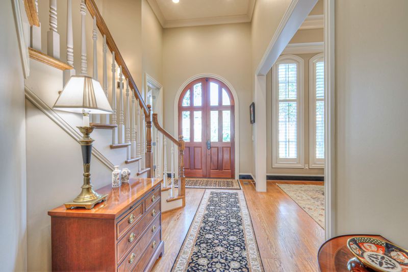 915 Bowring Pk, Nashville, TN 37215