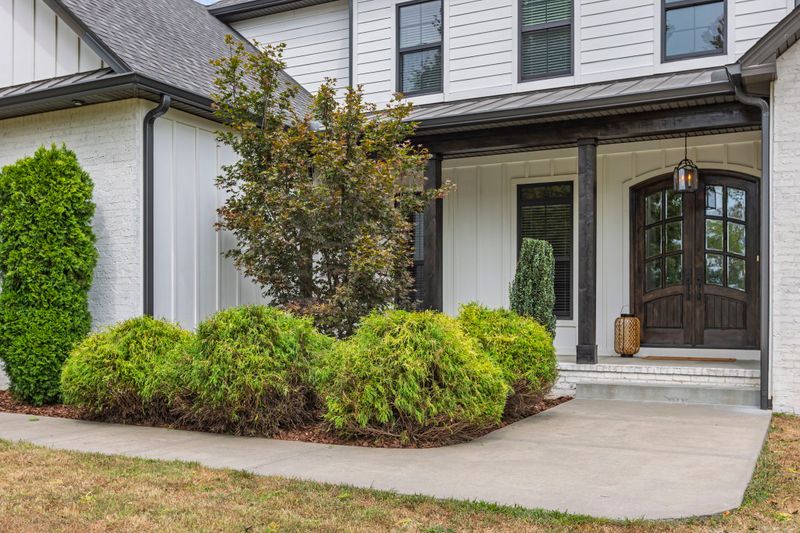 2145 Jones Creek Rd, White Bluff, TN 37187