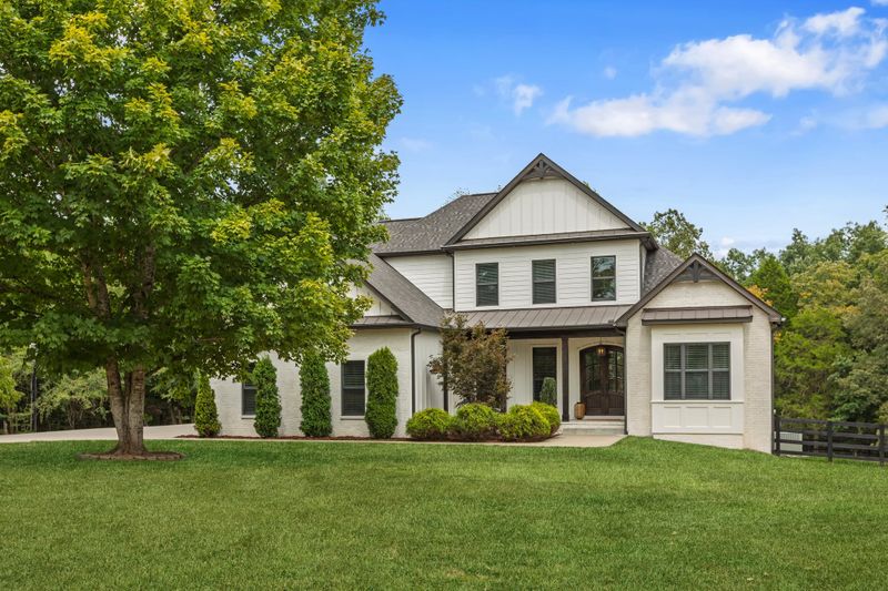 2145 Jones Creek Rd, White Bluff, TN 37187