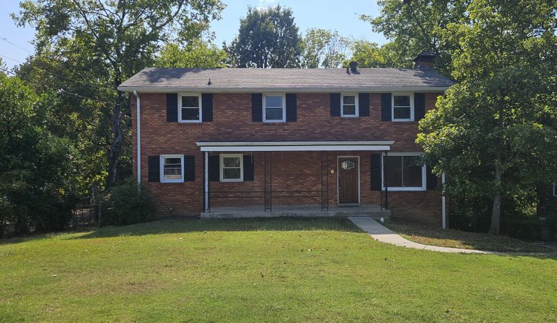 319 Bonnahurst Dr, Hermitage, TN 37076