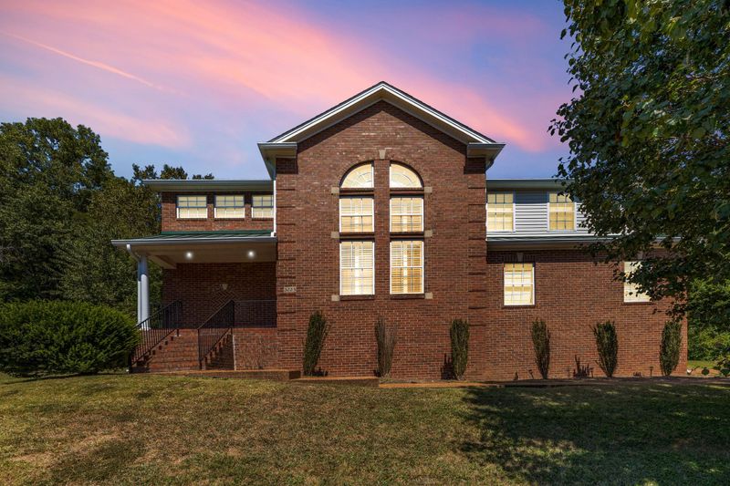 5225 Whispering Valley Dr, Nashville, TN 37211