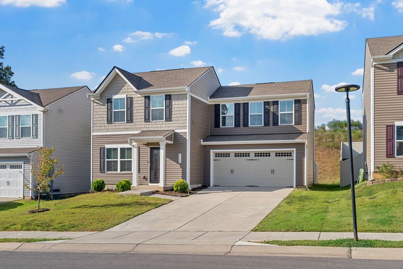 2306 Brokeshire Dr, White House, TN 37188