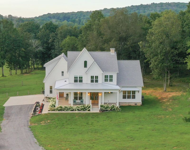 725 Oregon Rd, Lascassas, TN 37085