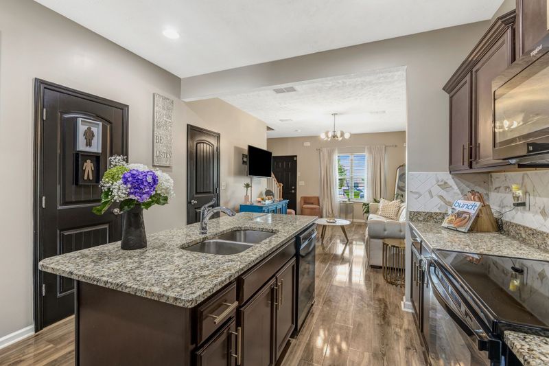 643 Bradburn Village Cir, Antioch, TN 37013